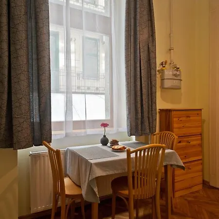 Capital Center Uelloi Apartment *